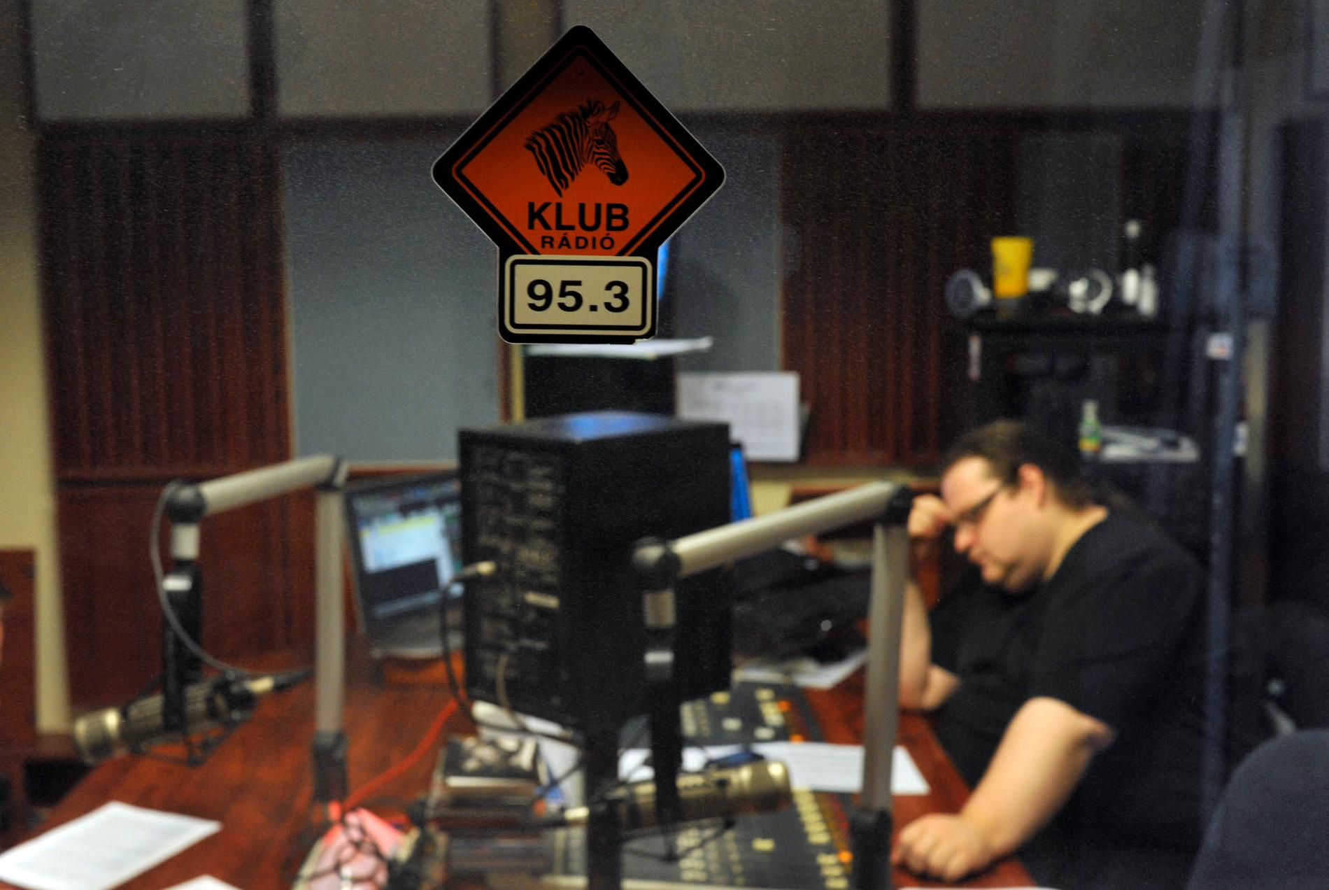 Klubradio, som beskrivs som den sista oberoende och regeringskritiska radiostationen i Ungerns huvudstad Budapest, får inte sändningstillståndet förlängt. Arkivbild från 2012.