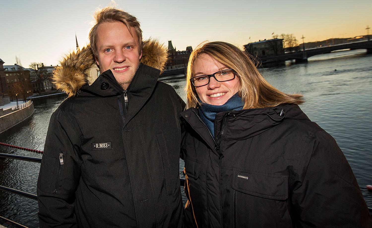 Malin Söderlund, 27, avfallshandläggare, Stockholm och Hannes Hagman, 25, konsultsäljare, Stockholm:
– Ja, det känns bra och tryggt. Det är bättre att de samarbetar.