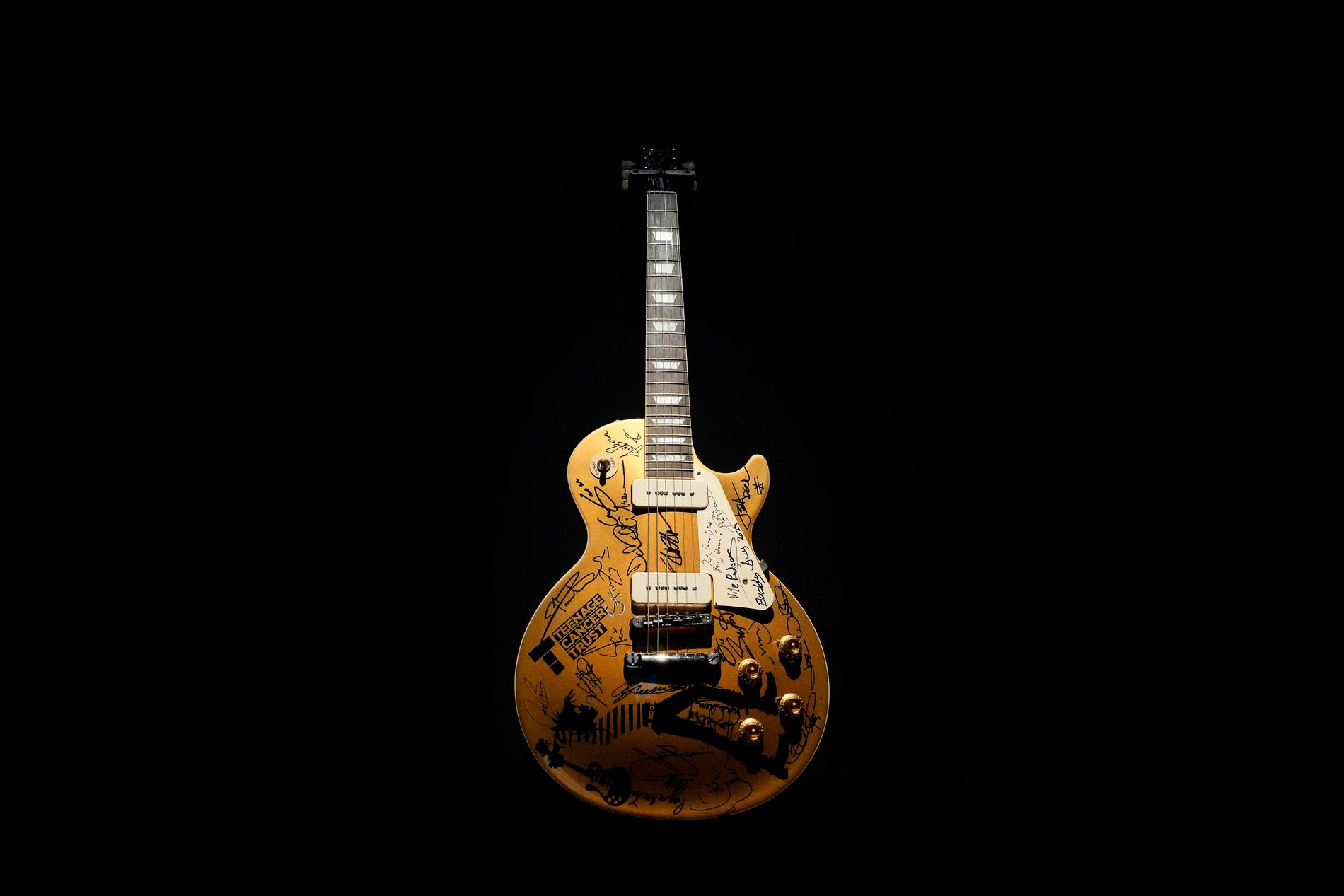 En Gibson Les Paul Gold Top, en av alla de gitarrer som Dire Straits Mark Knopfler auktionerar ut.