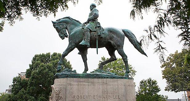 Statyn av Robert  E Lee.