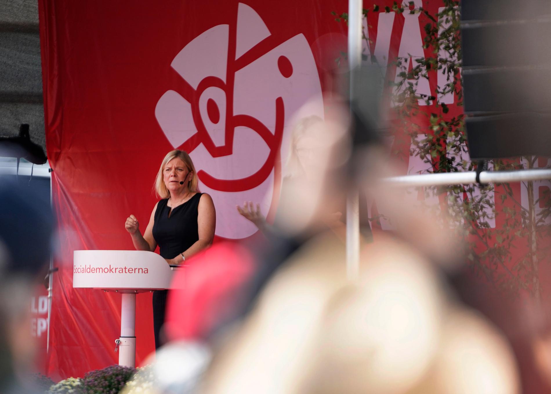 Statsministern och Socialdemokraternas partiledare Magdalena Andersson håller sommartal på Gustaf Adolfs torg i Göteborg på söndagen.