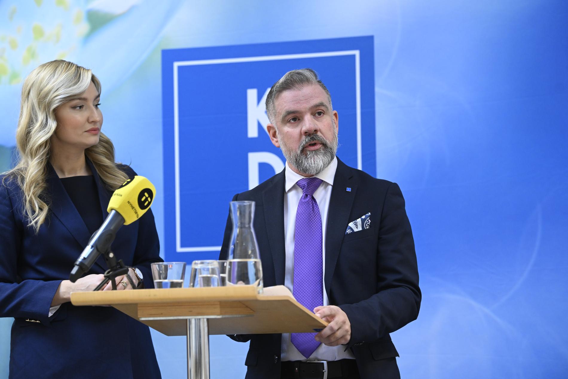 Johan Ingerö är partisekreterare för KD. Han beskriver det som att hans parti är i en ”medial motvind” när Tidölagets förslag blir kritiserade.