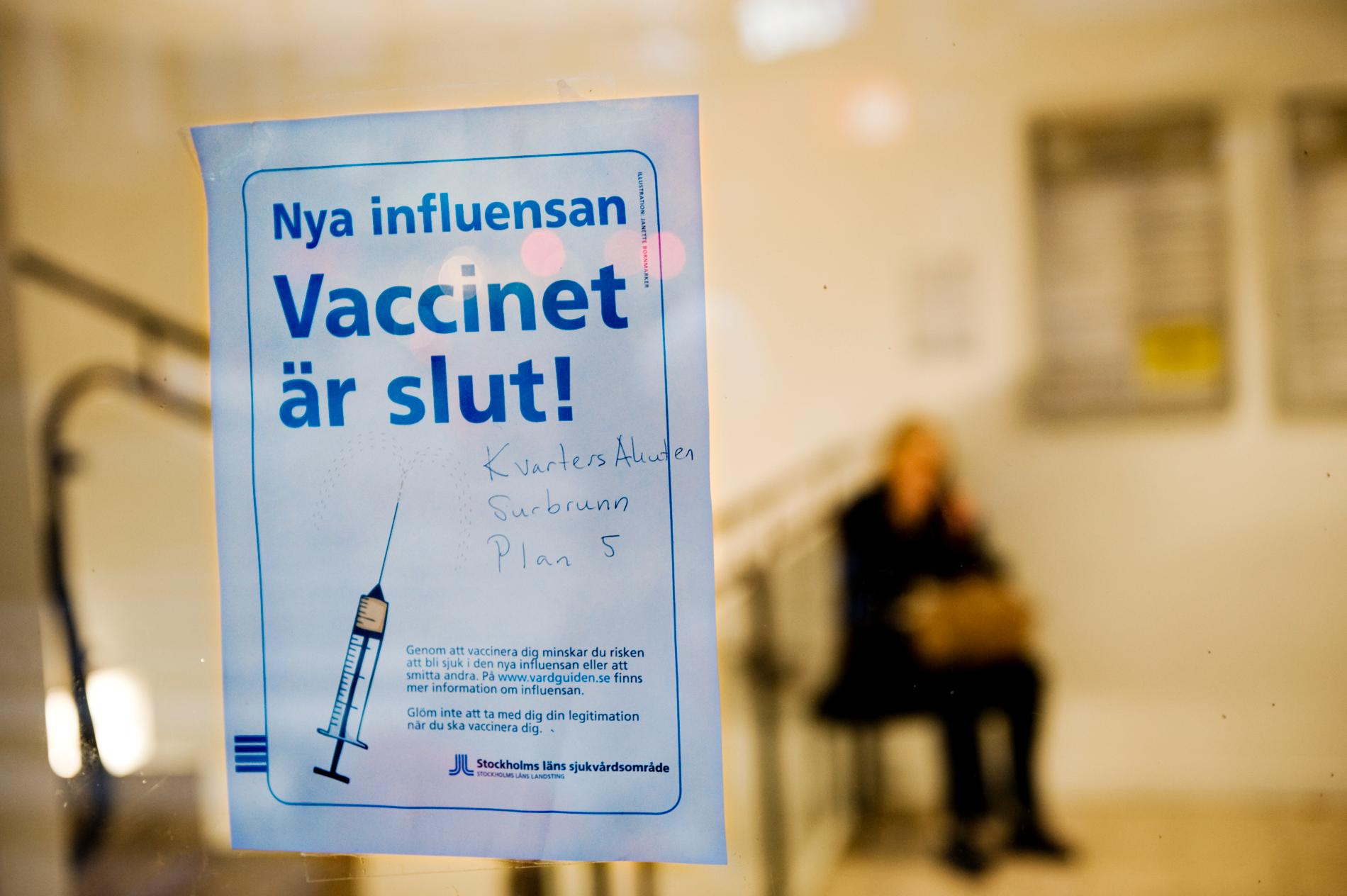 Trycket på vaccinationscentralerna var tidvis så hårt att vaccinet tog slut. Alla ville ha vaccinet för att skydda sig mot den nya influensan.