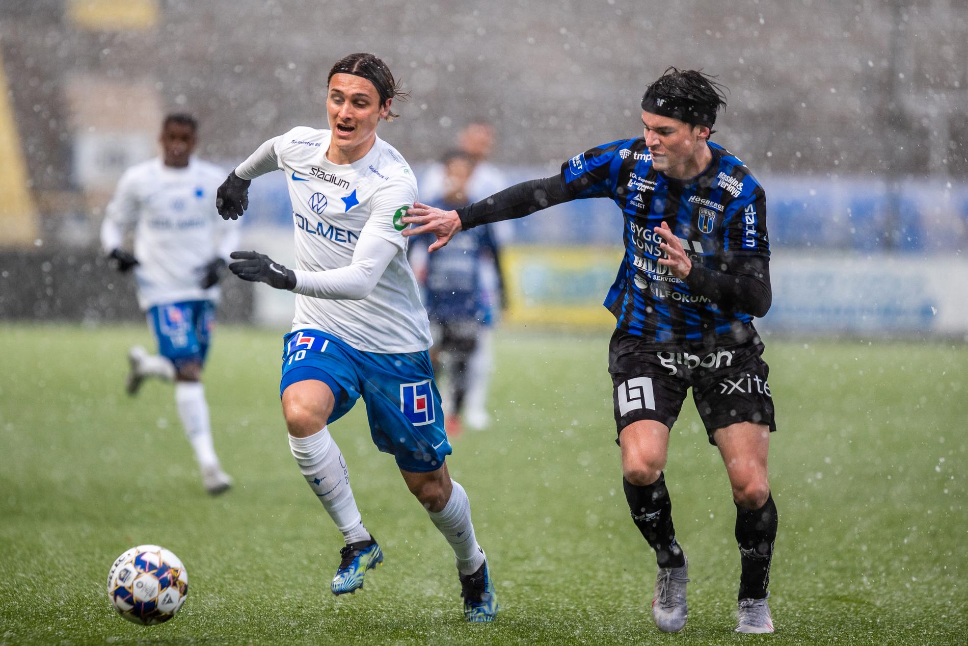 Det var riktigt snöoväder under matchen mellan Norrköping och Sirius.