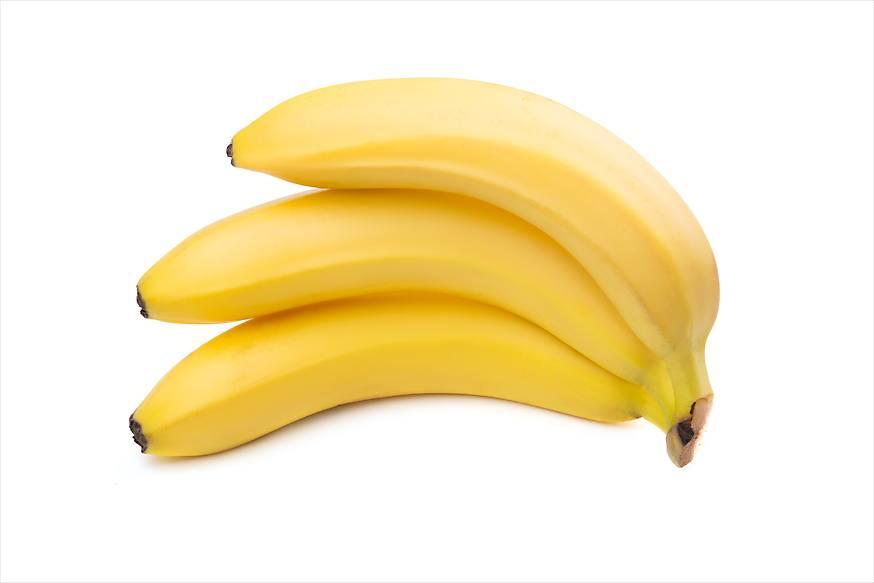 3. Bananer verkar lugnande En banan ger dig 30 procent av det dagliga behovet av vitamin B6, en vitamin som hjälper hjärnan att producera serotonin som gör dig lugn och glad.