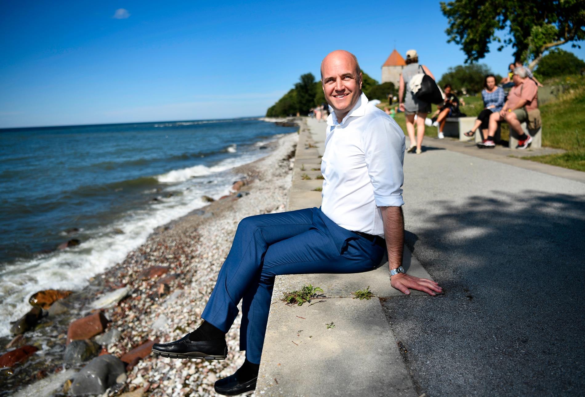 Fredrik Reinfeldt vill att vi ska uppmuntras att arbeta längre när befolkningen åldras.