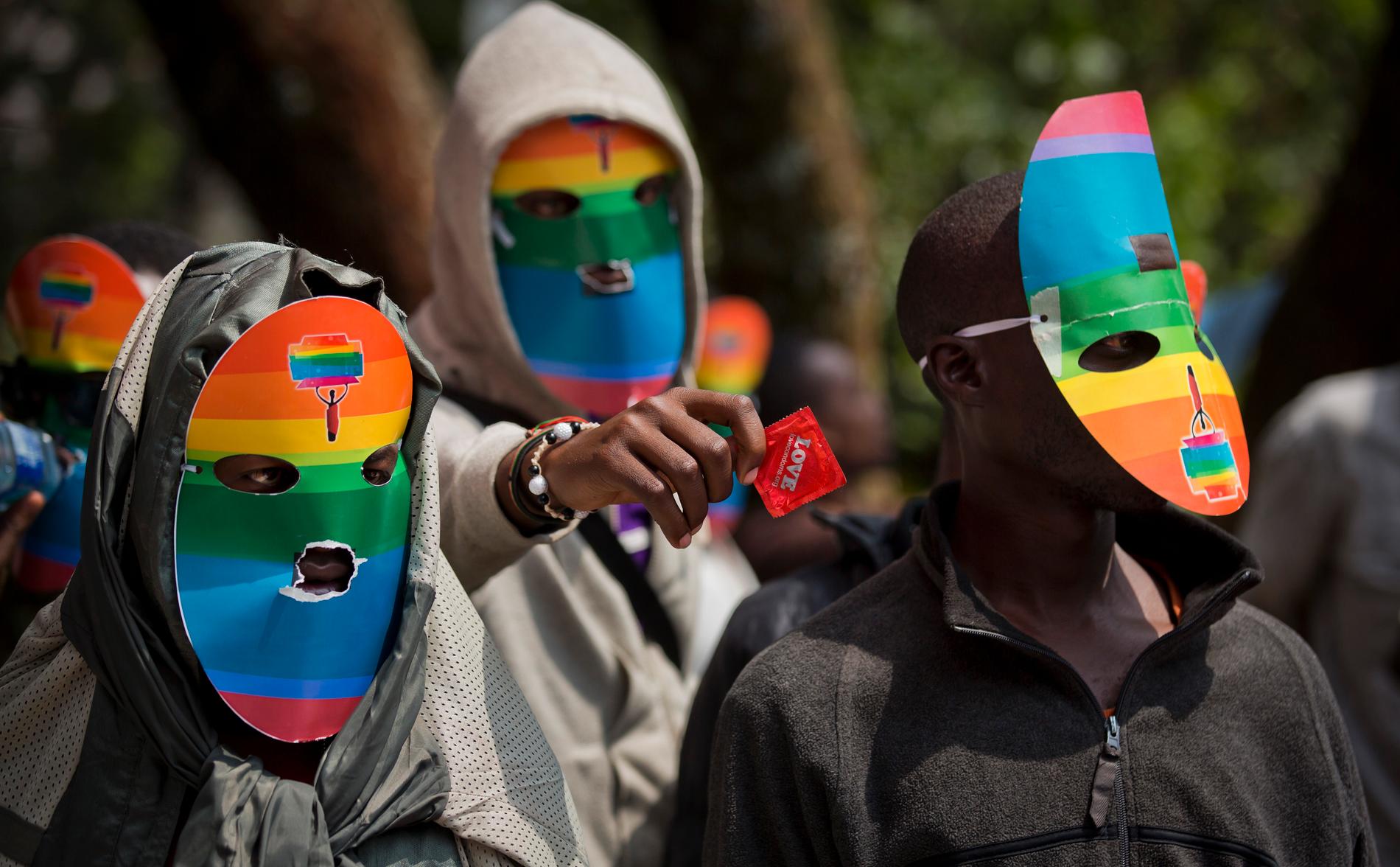 Hbtq-aktivister i Kenya demonstrerar för sina rättigheter. Landets högsta domstol ska den 24 maj fatta beslut om huruvida de lagar som kriminaliserar homosexualitet ska skrotas.