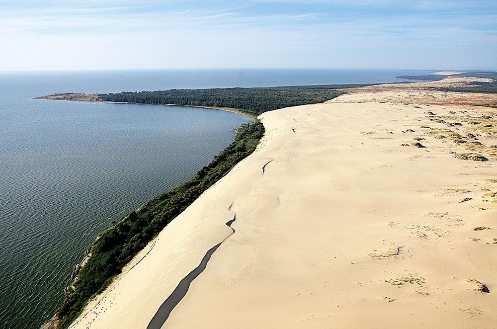 Det Kuriska näset är känt som Östersjöns pärla och här hittar du en av Europas största sanddyner.