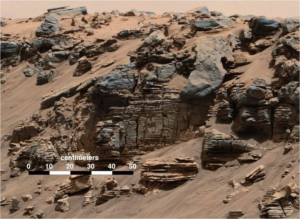 Ett området där forskarna anser sig ha funnit bevis för vatten ligger i kratern Gale nära Mars ekvator. Sedimenten är mycket finfördelade. Arkivbild.