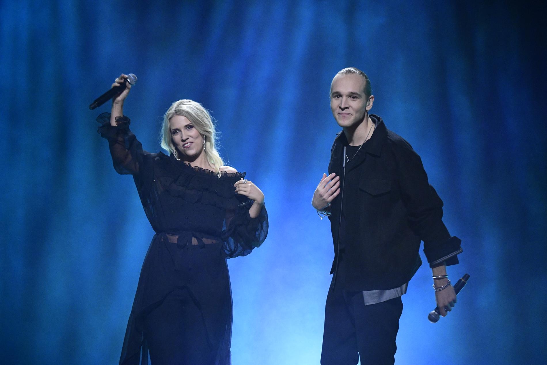 Ellen Benediktson & Simon Peyron framför låten "Surface" under fredagens genrep inför deltävling fyra av Melodifestivalen i Malmö Arena i Malmö.