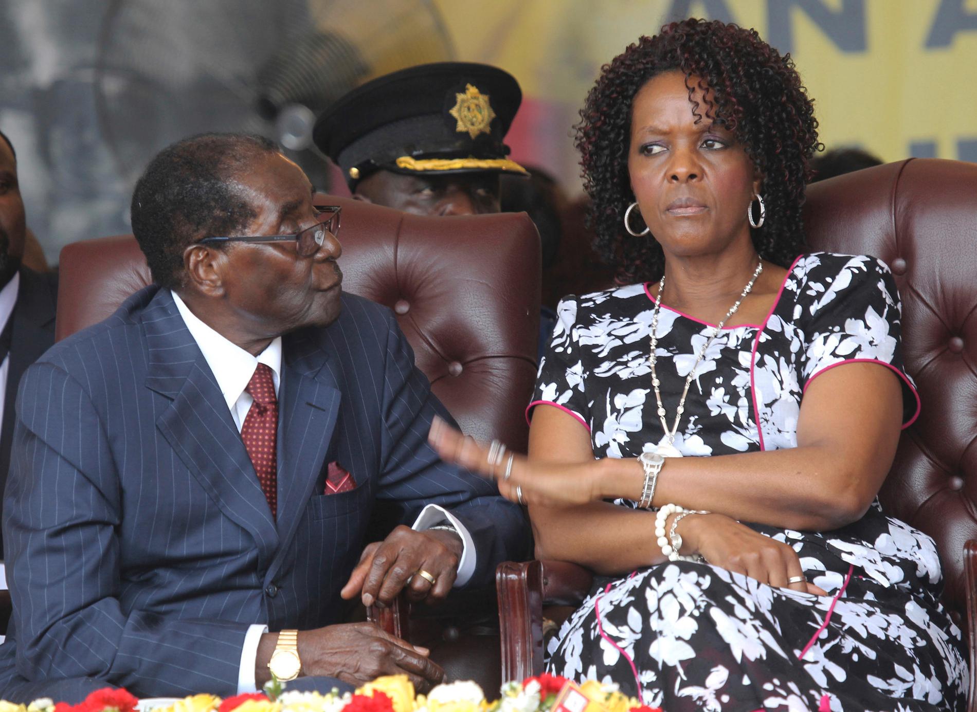Robert och Grace Mugabe firar presidentens födelsedag i februari 2016.
