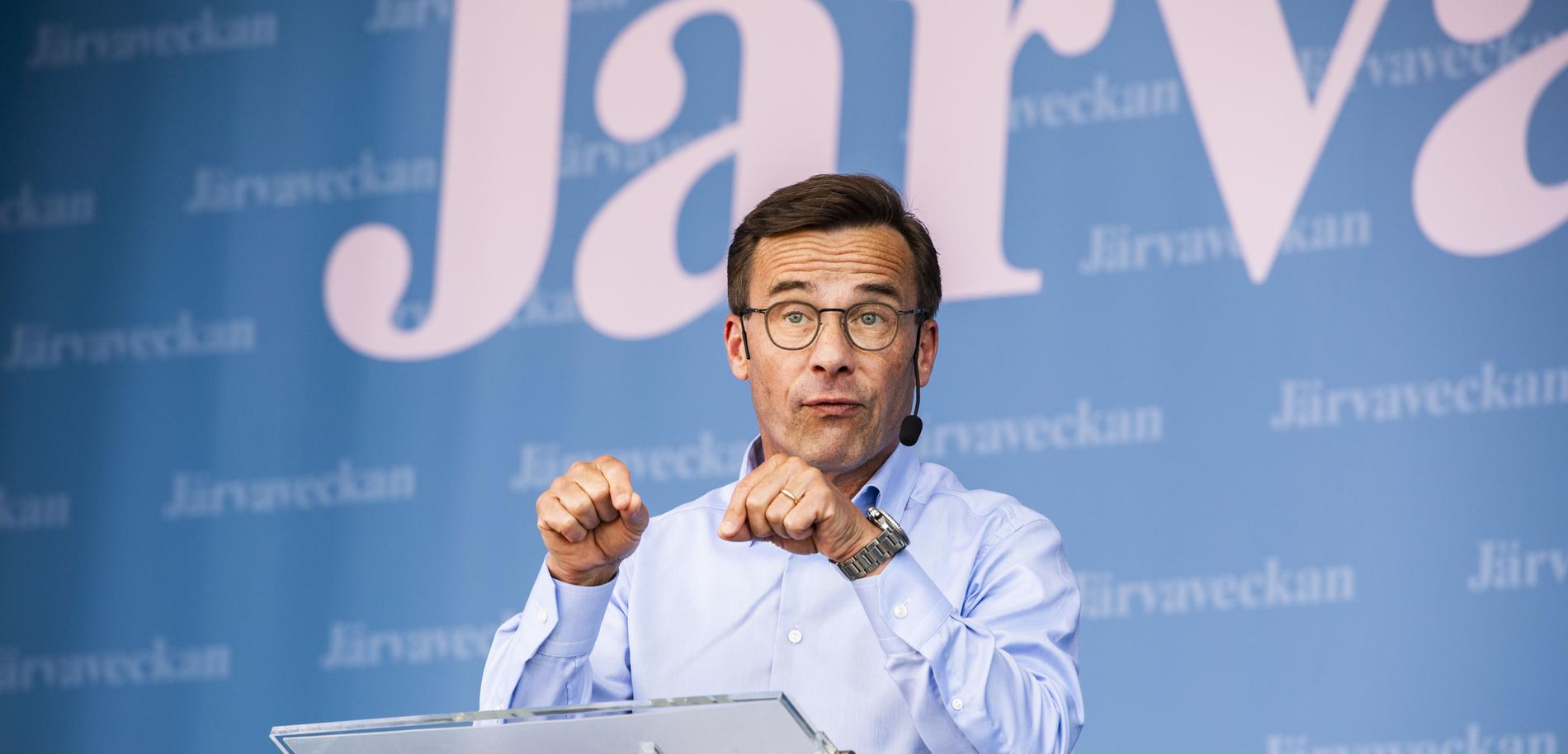Moderaternas Ulf Kristersson lovade strängare straff på Järvaveckan i somras.