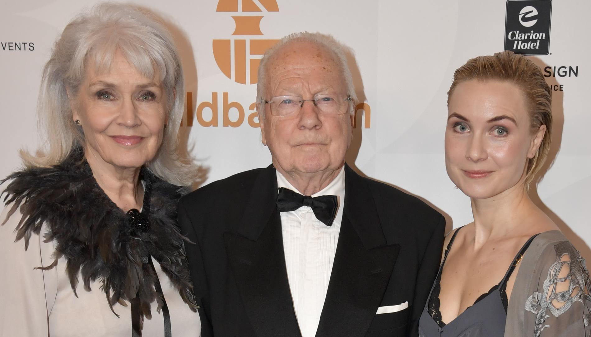 Ingvar Hirdwall med sin maka Marika Lindström och dottern Agnes Hirdwall vid Guldbaggegalan 2019.