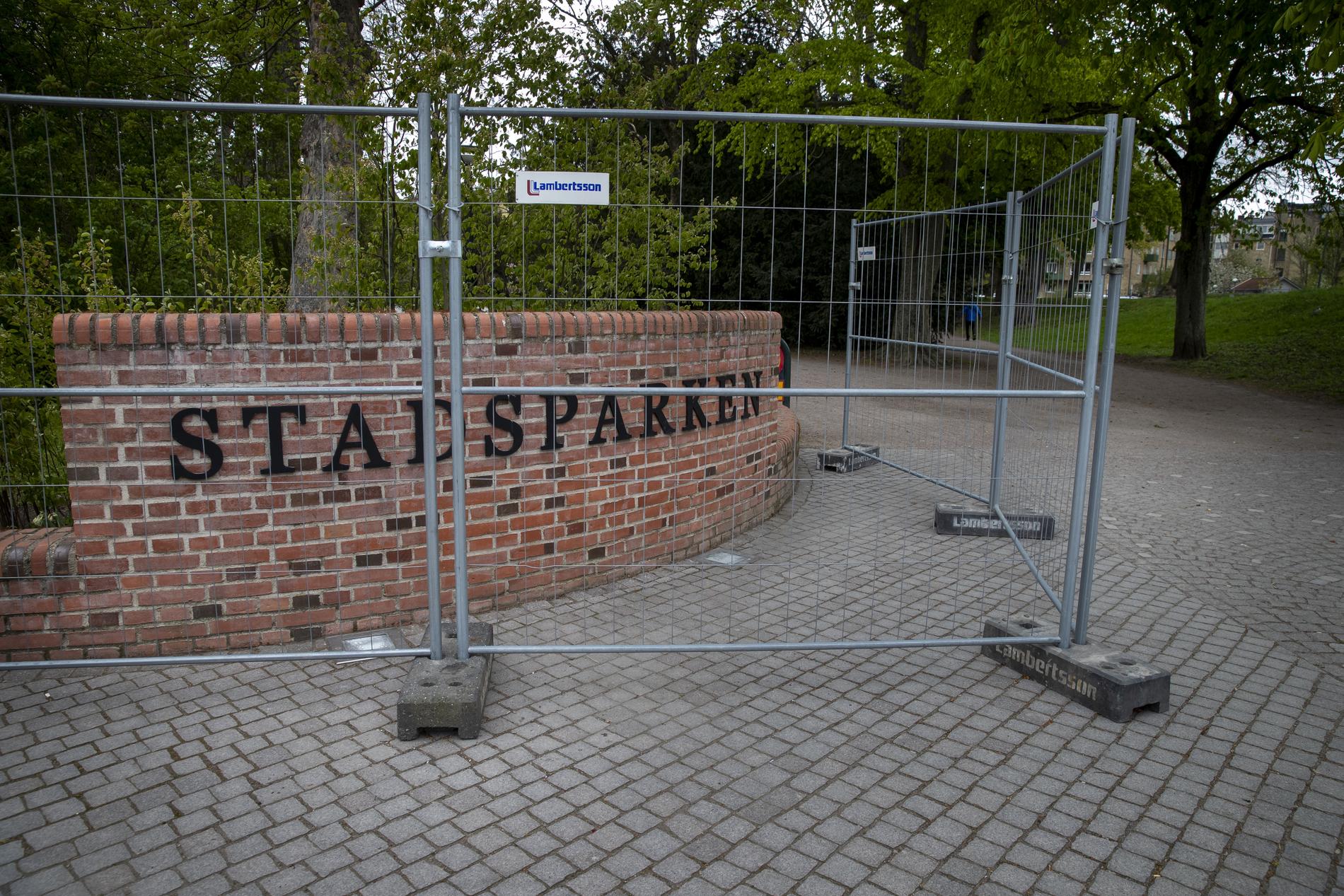 Stadsparken i Lund under Valborg 2020. I år inför man tillfälligt vistelseförbud i bland annat stadsparken för att undvika smittspridning.