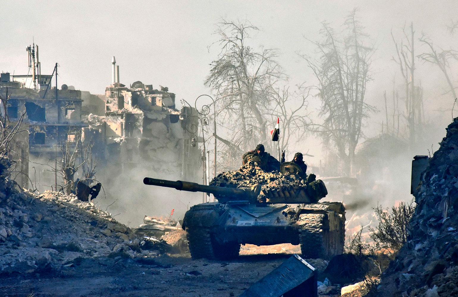 En stridsvagn från regeringsstyrkorna i Aleppo.