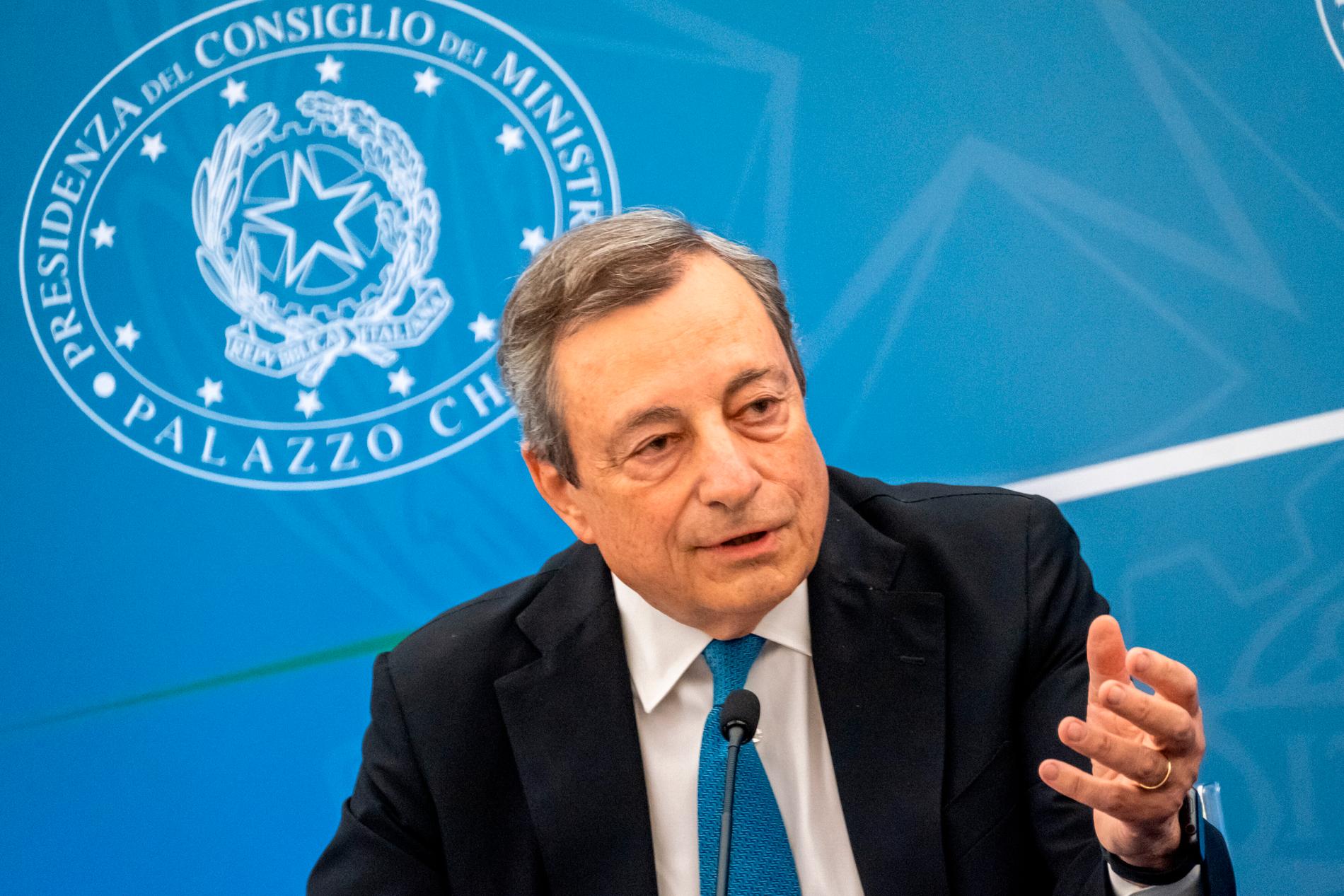 Premiärminister Mario Draghi har utlovat omedelbar nödhjälp på 54 miljoner kronor till de drabbade områdena.