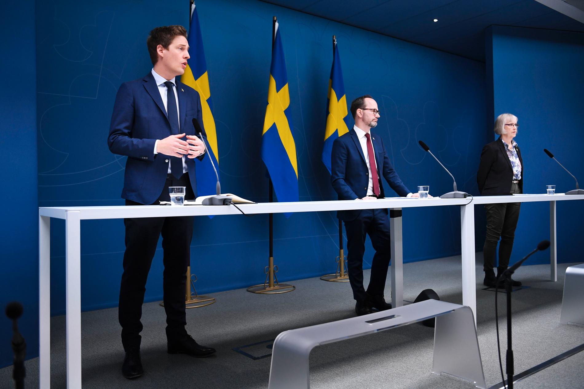 Centerpartiets ekonomisk-politisk talesperson Emil Källström, infrastrukturminister Tomas Eneroth (S) och Trafikverkets generaldirektör Lena Erixon.