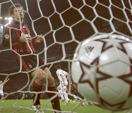 så nära Milan såg ut att gå mot seger i matchen mot Bayern München. Men tyskarna kunde kvittera 2–1-ledningen på stopptid.