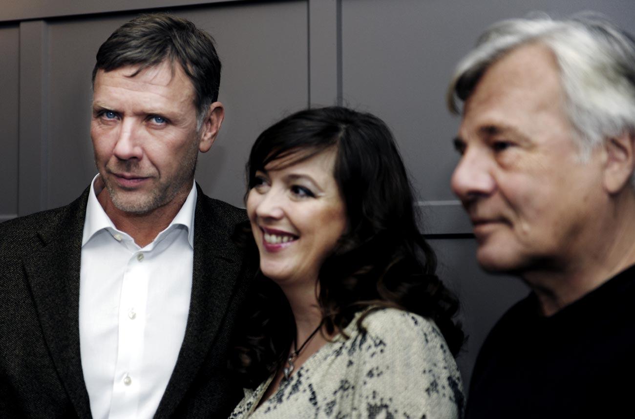 Mikael Persbrandt, här på premiären av filmen "Hamilton - i nationens intresse", med Kathrine Widfeld, och Jan Guillou.
