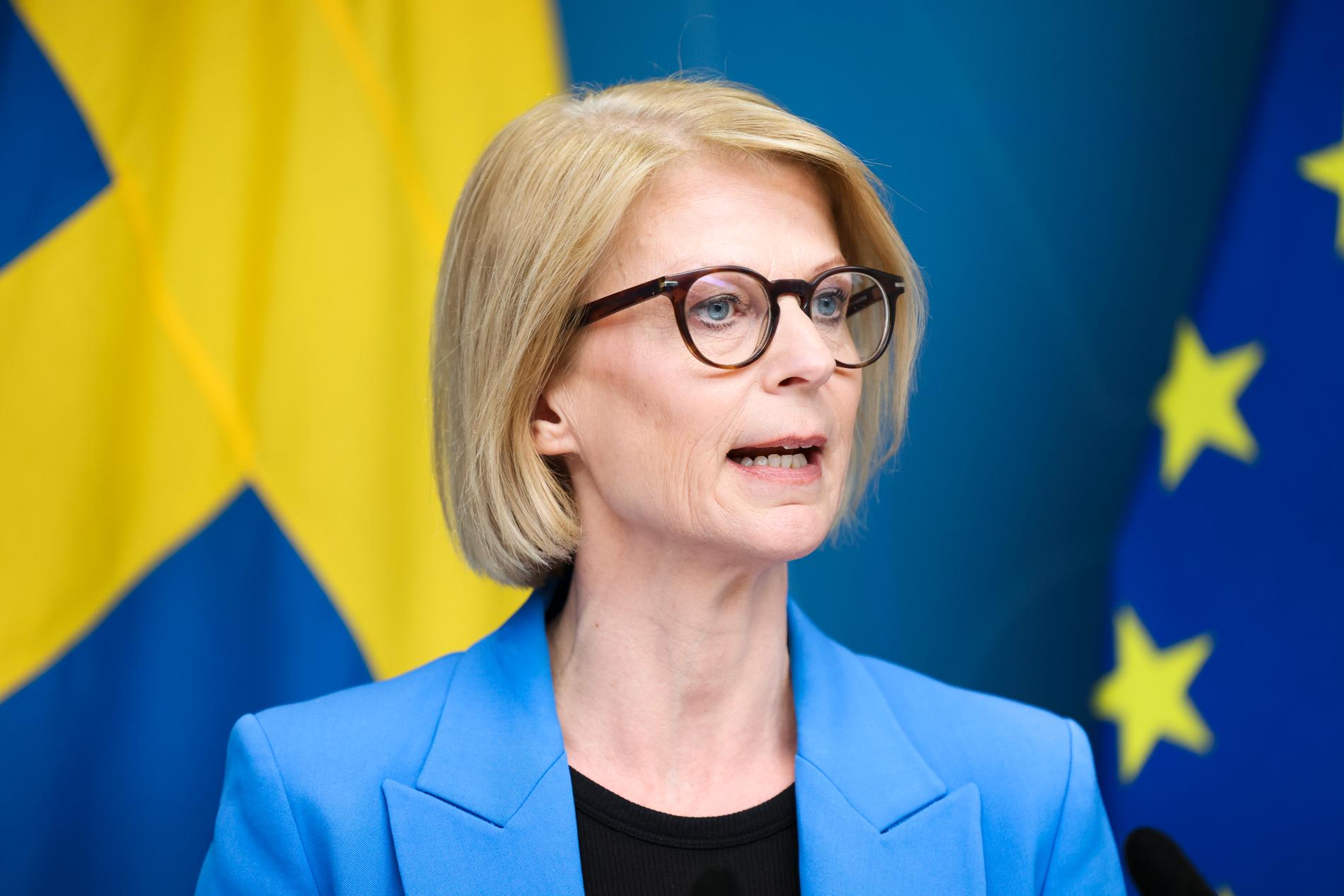 Finansminister Elisabeth Svantesson tycker att svenskarna ska handla billig mat.