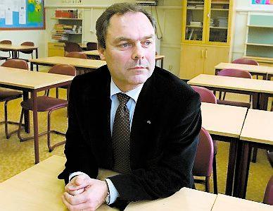 Förbjuder religiösa inslag Skolminister Jan Björklund har blivit oroad av de religiösa friskolorna.