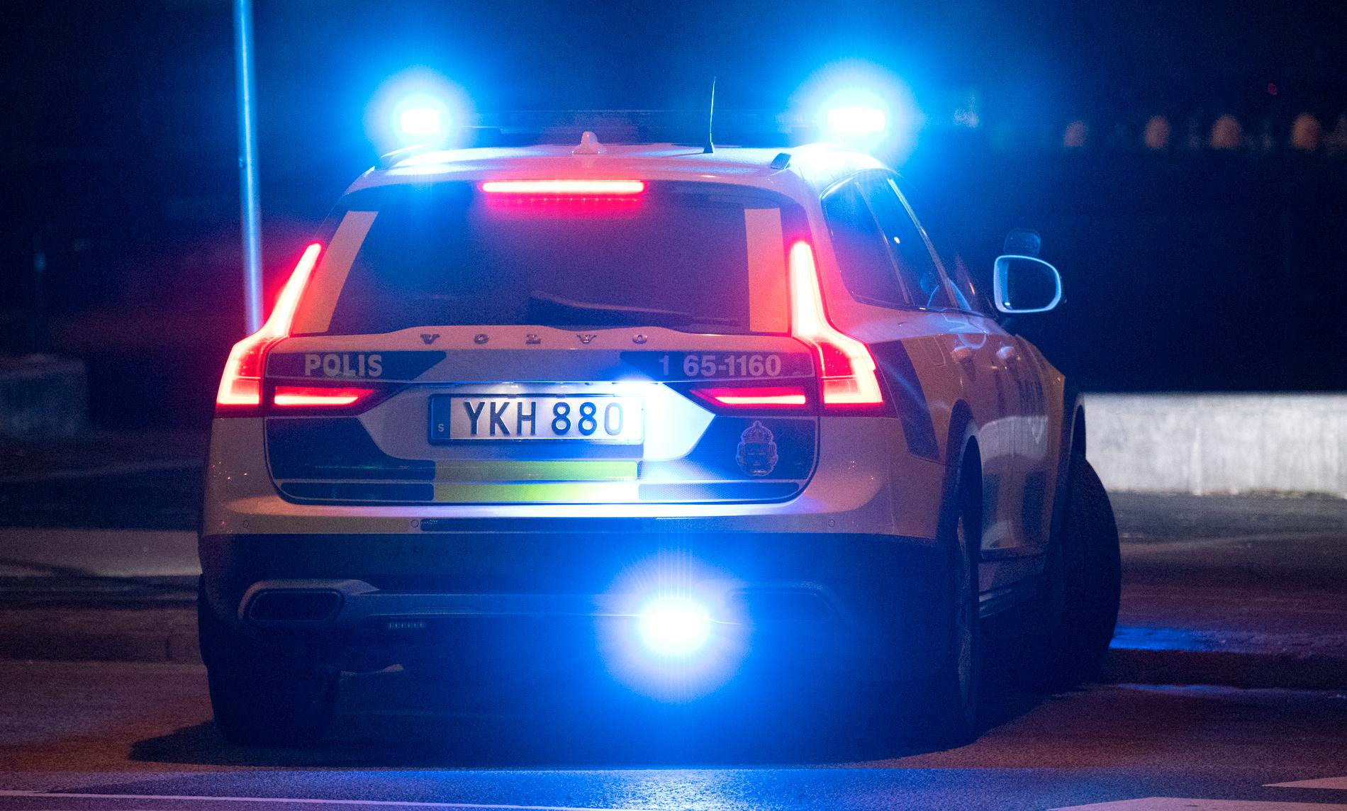 Polisen letar efter två misstänkta gärningspersoner efter att en man hittats med stick- eller skärskador i centrala Malmö sent på lördagskvällen. Arkivbild.