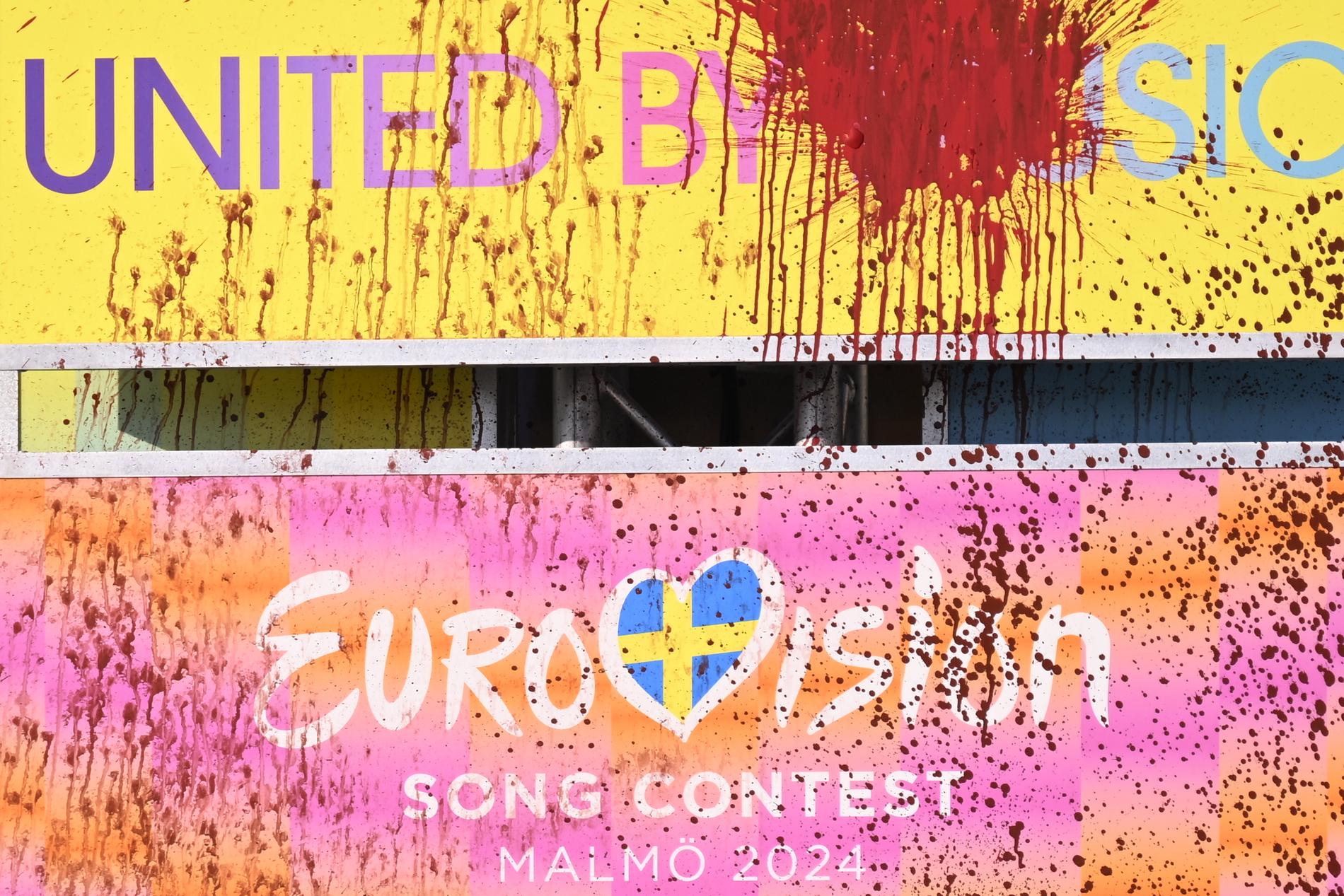 Eurovision installationen vid Malmö live har vandaliserats med röd färg och klotter under helgen. Arkivbild.