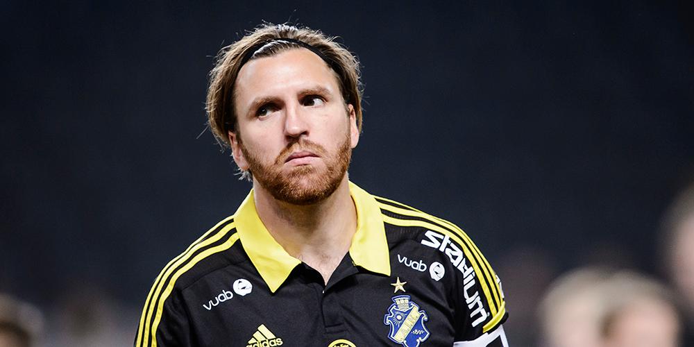 GLÖMMER GULD AIK:s lagkapten Nils-Eric Johansson stod en lång stund och pratade med besvikna AIK-fans efter förlusten mot Mjällby.