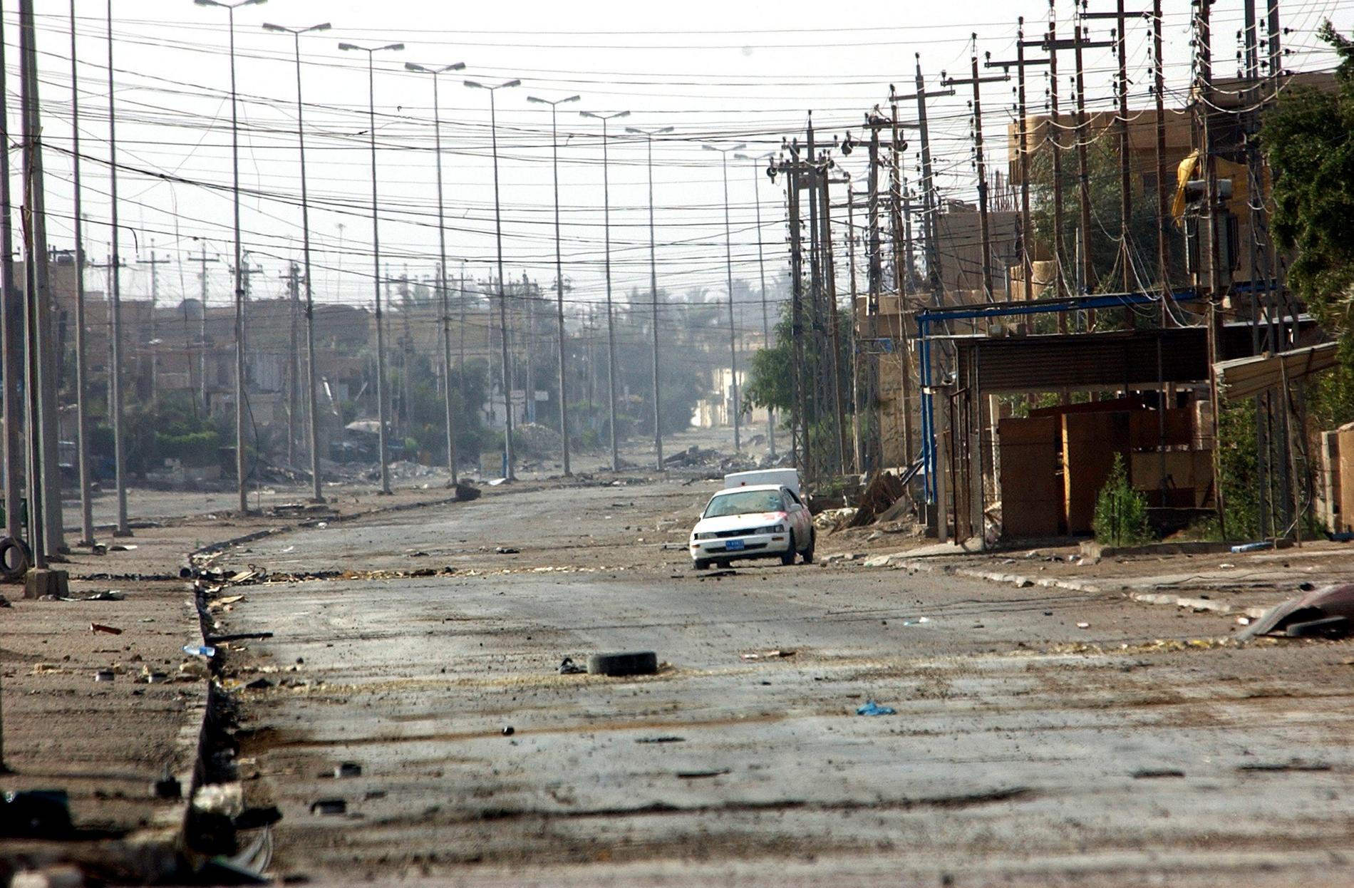En övergiven gata i Falluja den 26 november 2004.
