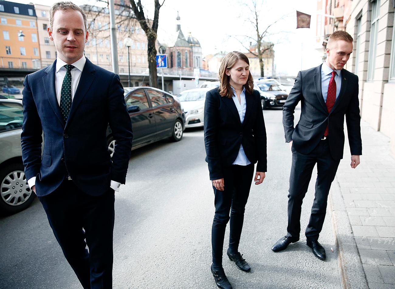 Jessica Ohlson ingår i avgående Gustav Kasselstrands och William Hahnes falang inom Sverigedemokraternas ungdomsförbund och stöttas av dem i ordförandestriden