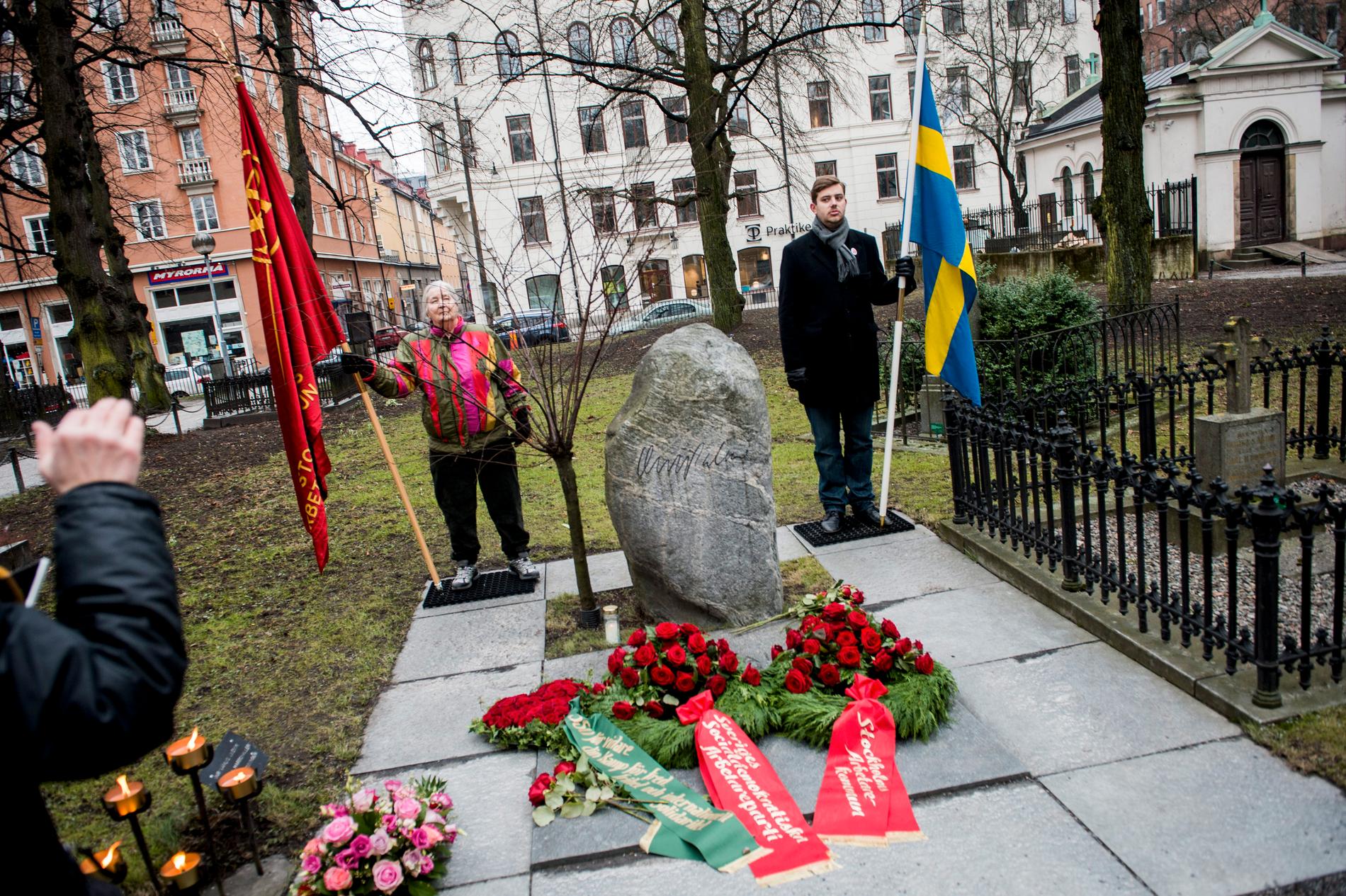 Olof Palmes grav vid Adolf Fredriks kyrka i centrala Stockholm.