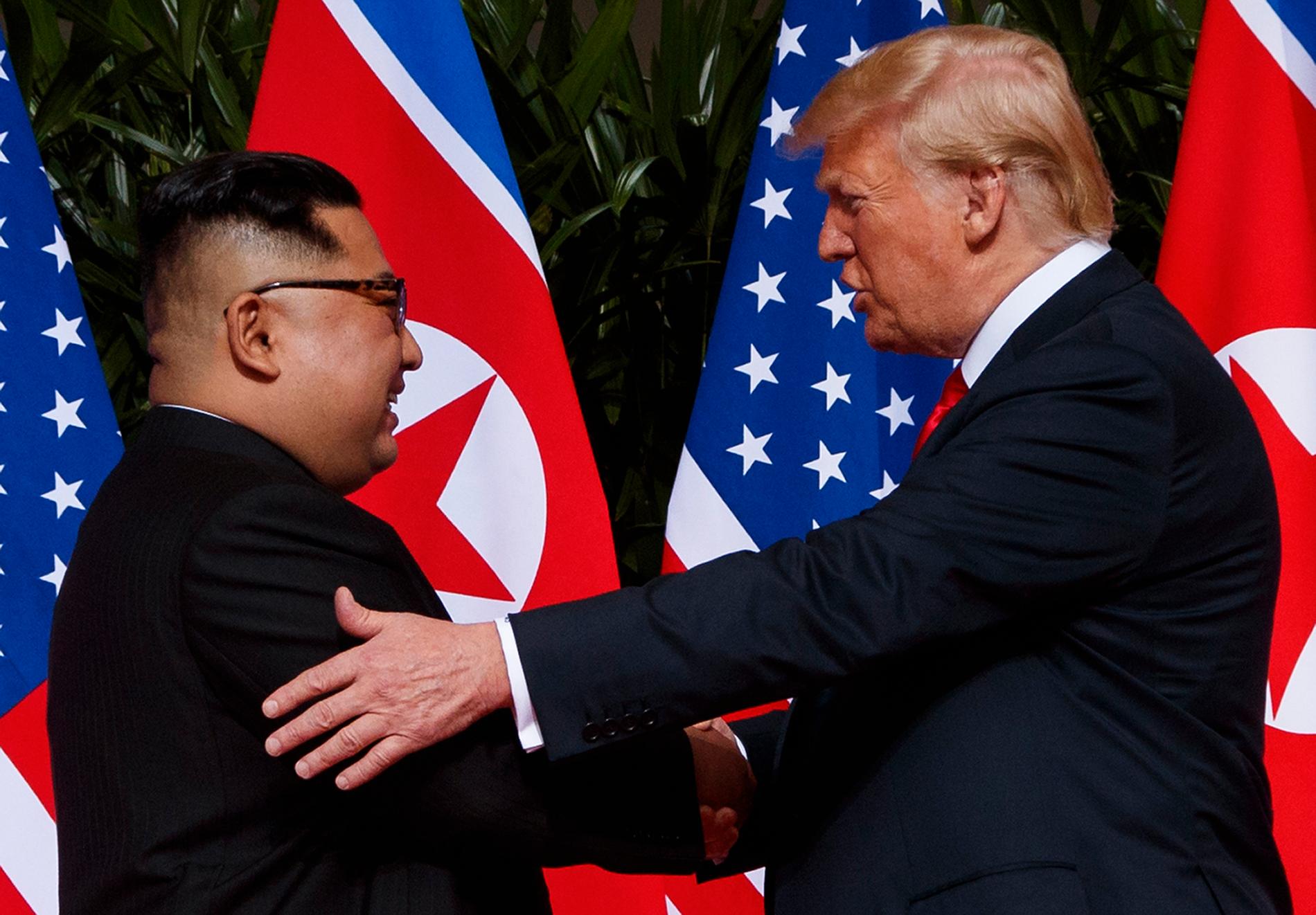 USA:s president Donald Trump och Nordkoreas diktator Kim Jong-Un vid fjolårets historiska toppmöte i Singapore.
