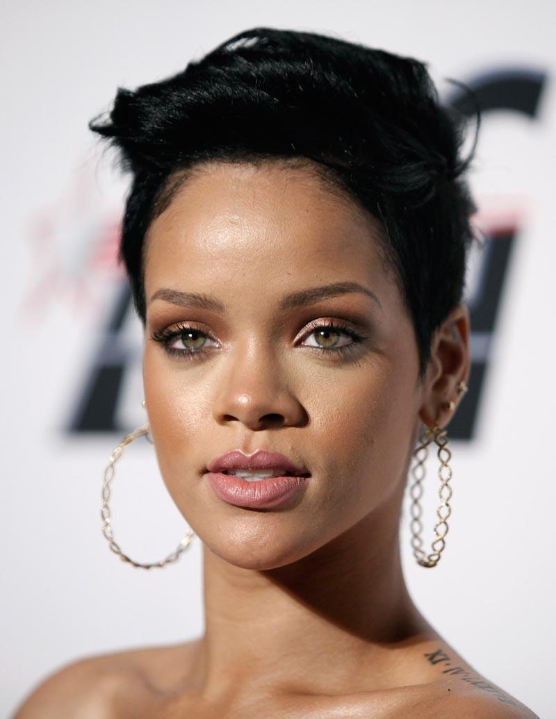 Rihanna föväntas vittna mot Chris Brown.