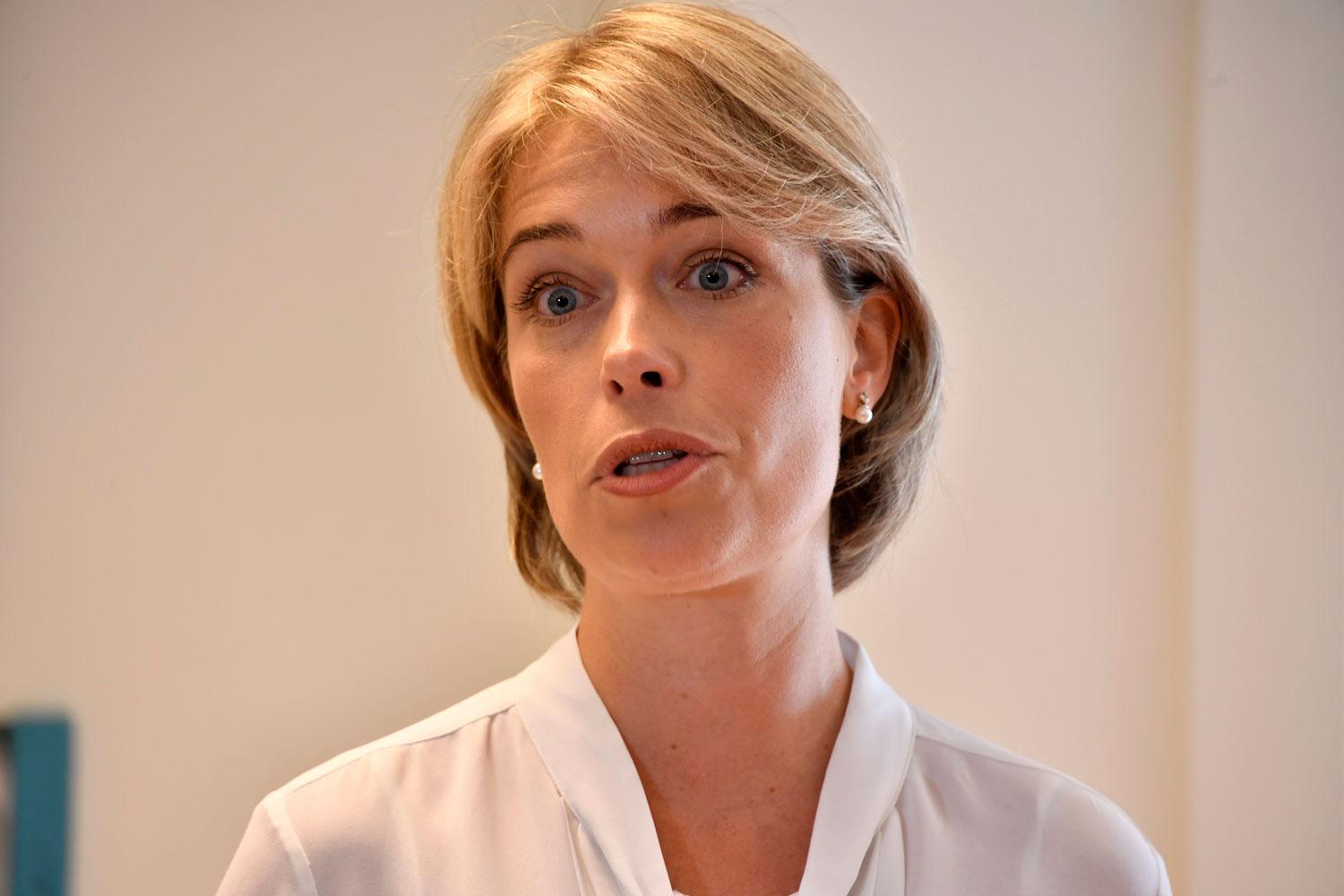 Socialminister Annika Strandhäll presenterar nytt vallöfte.