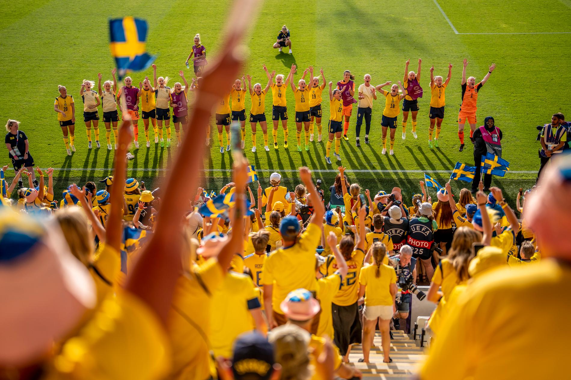 Lindahl hyllar de svenska fansen.