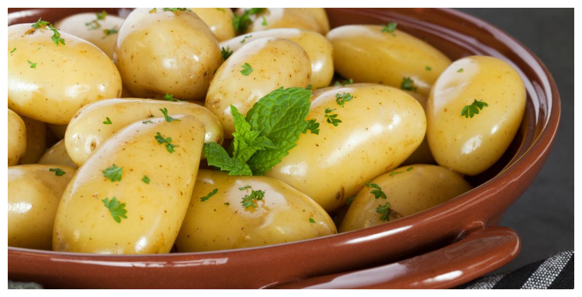 Låt potatisen ånga av innan servering.