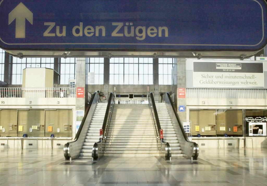 Stationen Westbahnhof i Wien, där 17-åringen greps av österrikisk polis.