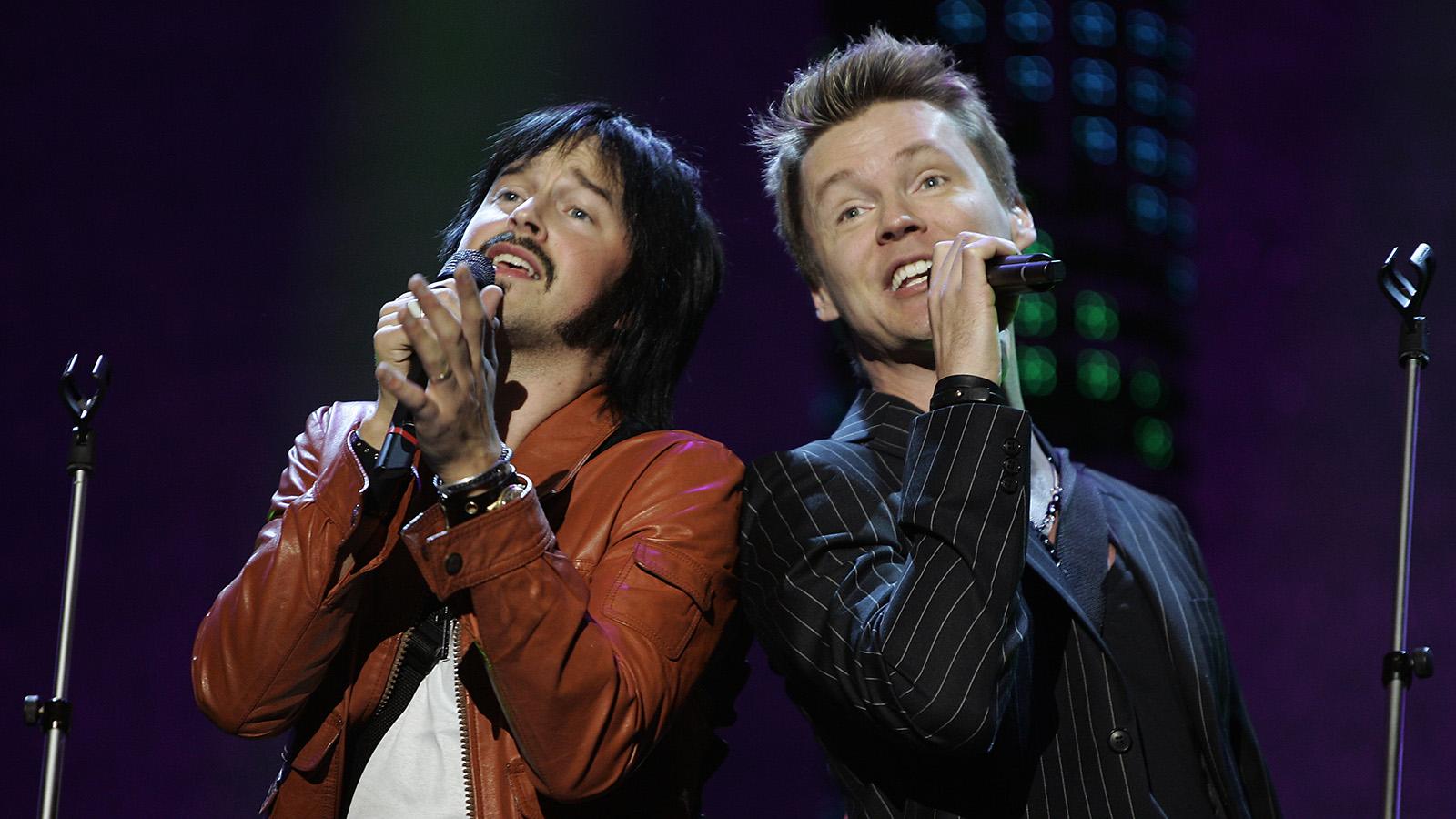 Karl Martindahl och Johan Becker i "The Wallstones" i Melodifestivalen 2005.
