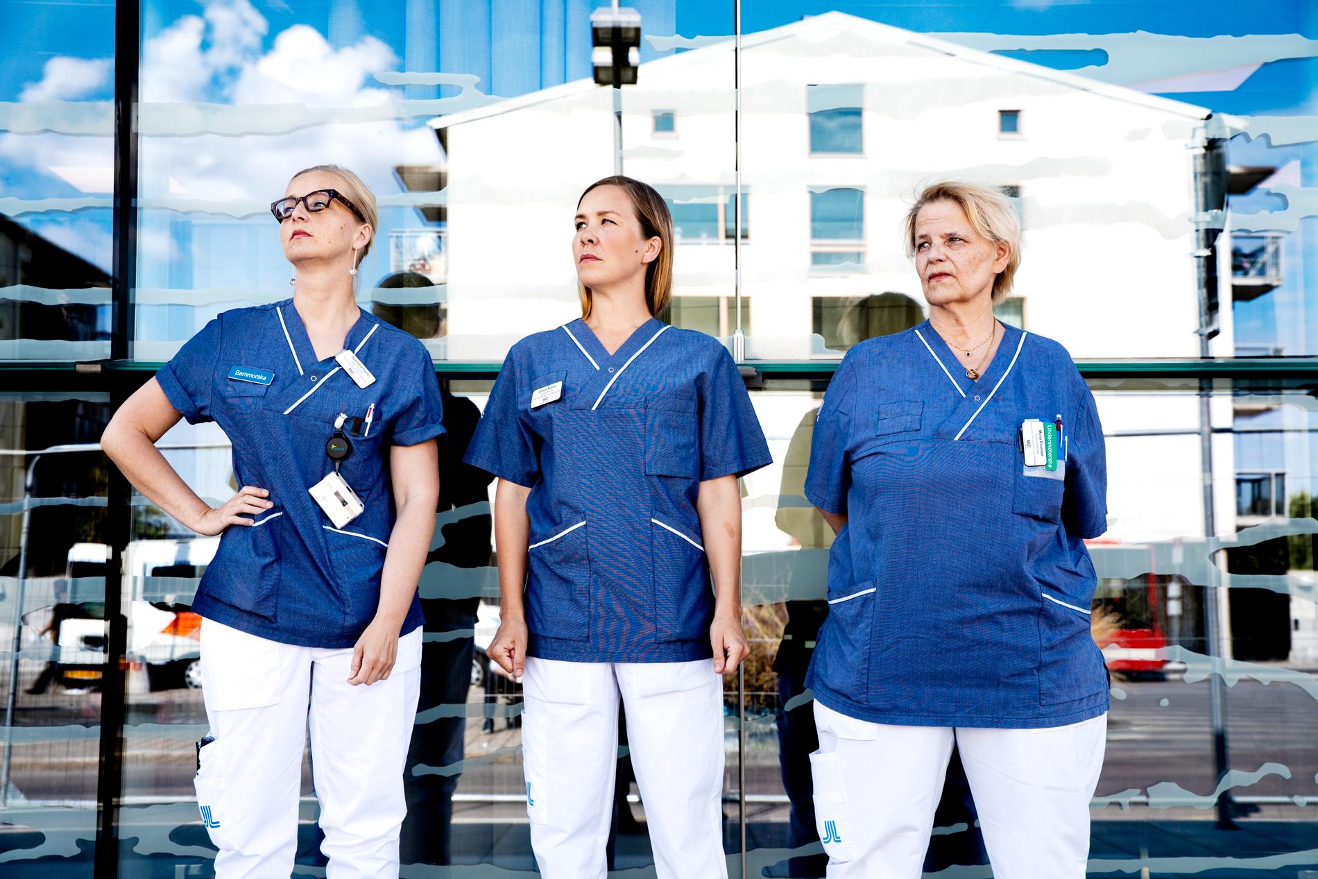 Sjuksköterskor som känner sig traumatiserade efter vårens covid-19-kris. Gabriella Carlö Barnmorska. Emelie Nygren ,Sjuksköterska och Mona Enander, Undersköterska.