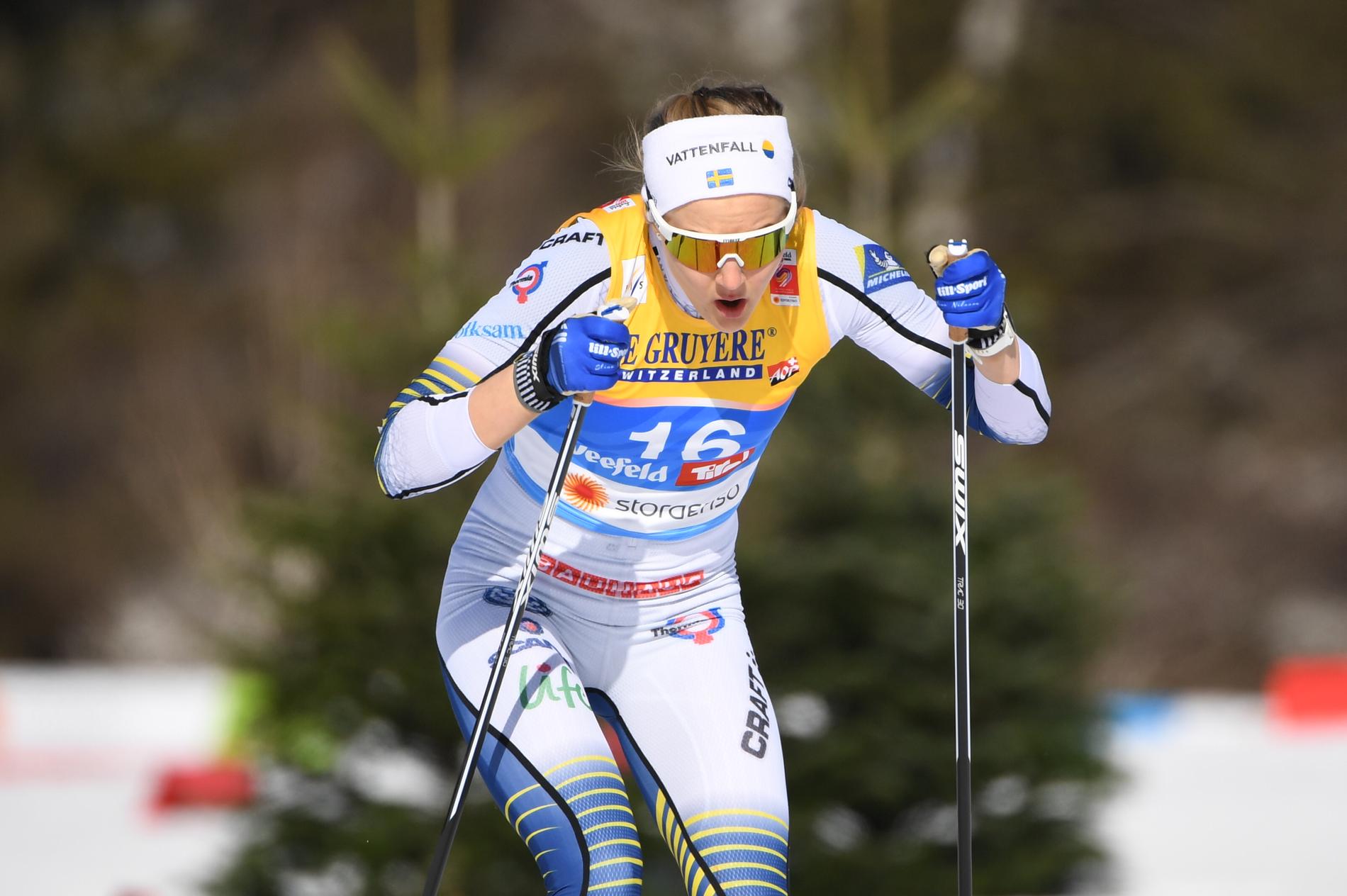 Så här är vi vana att se Stina Nilsson – frenetiskt stakande i ett sprintlopp. Men i vinter kommer hon att satsa mer på distansloppen. Arkivbild.