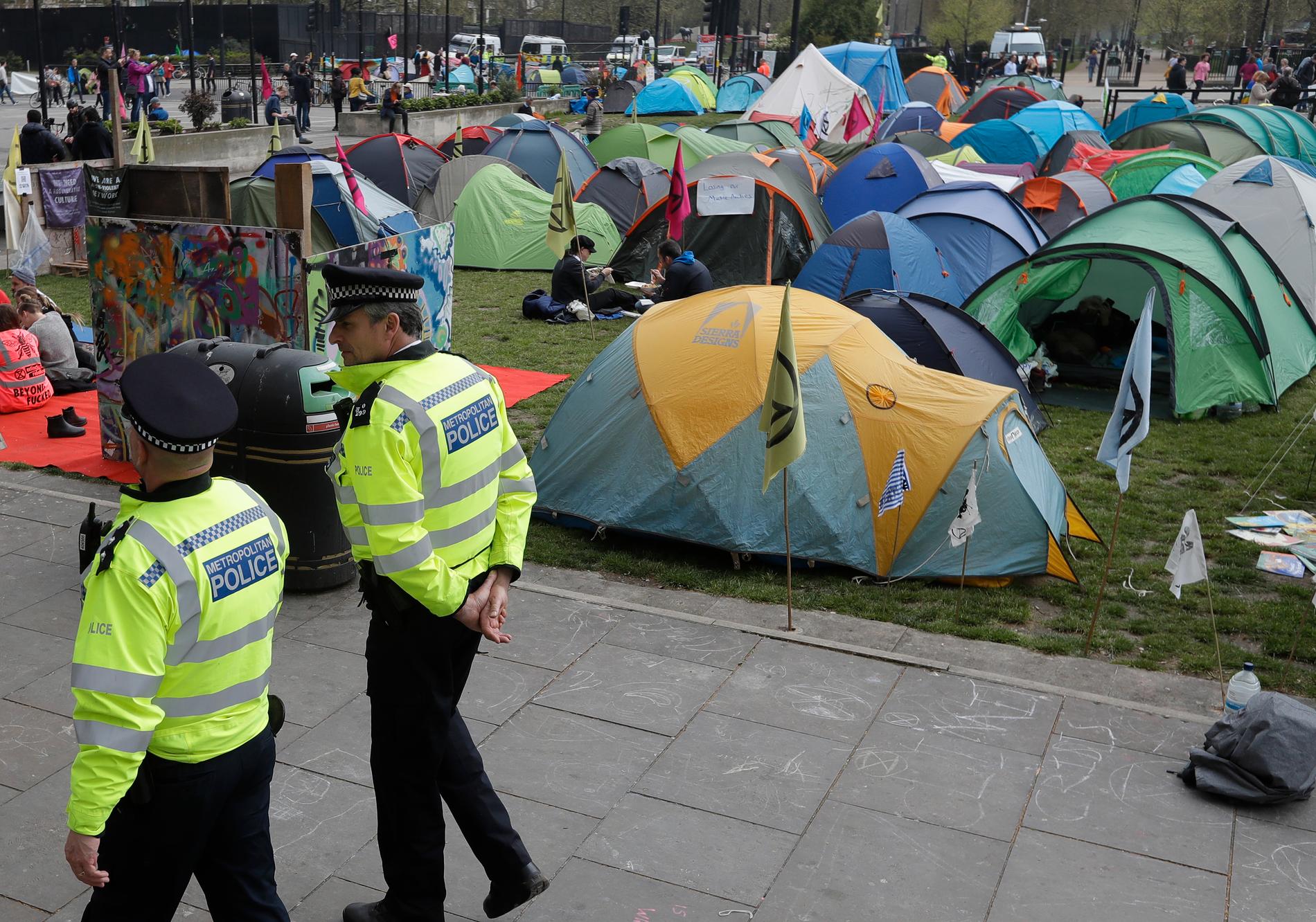 Demonstranter som tältar i centrala London.