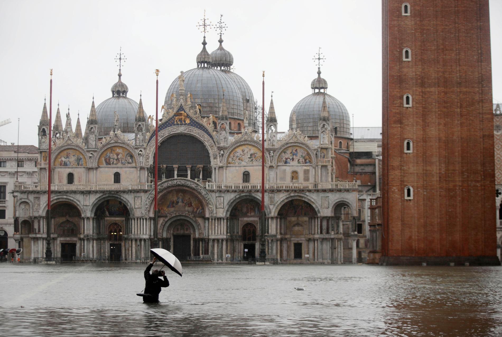 Venedig har inte upplevt så allvarliga översvämningar sedan 1966. 