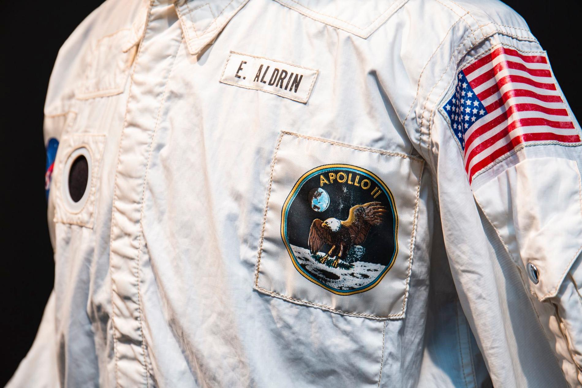 Jackan som bars av Buzz Aldrin under den historiska färden till månen 1969.