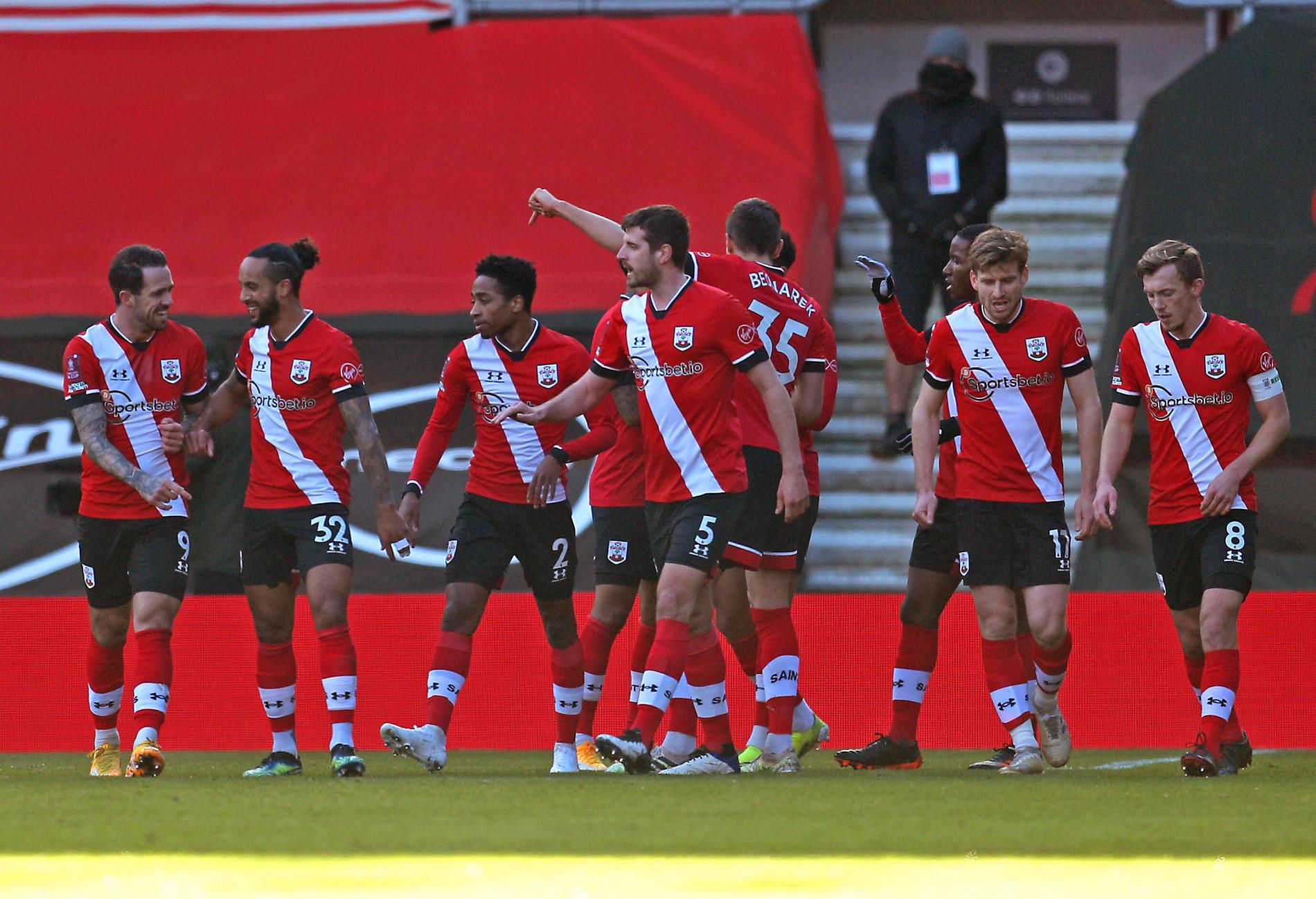 Southampton är vidare i FA-cupen efter Arsenals Gabriel Magalhaes självmål.