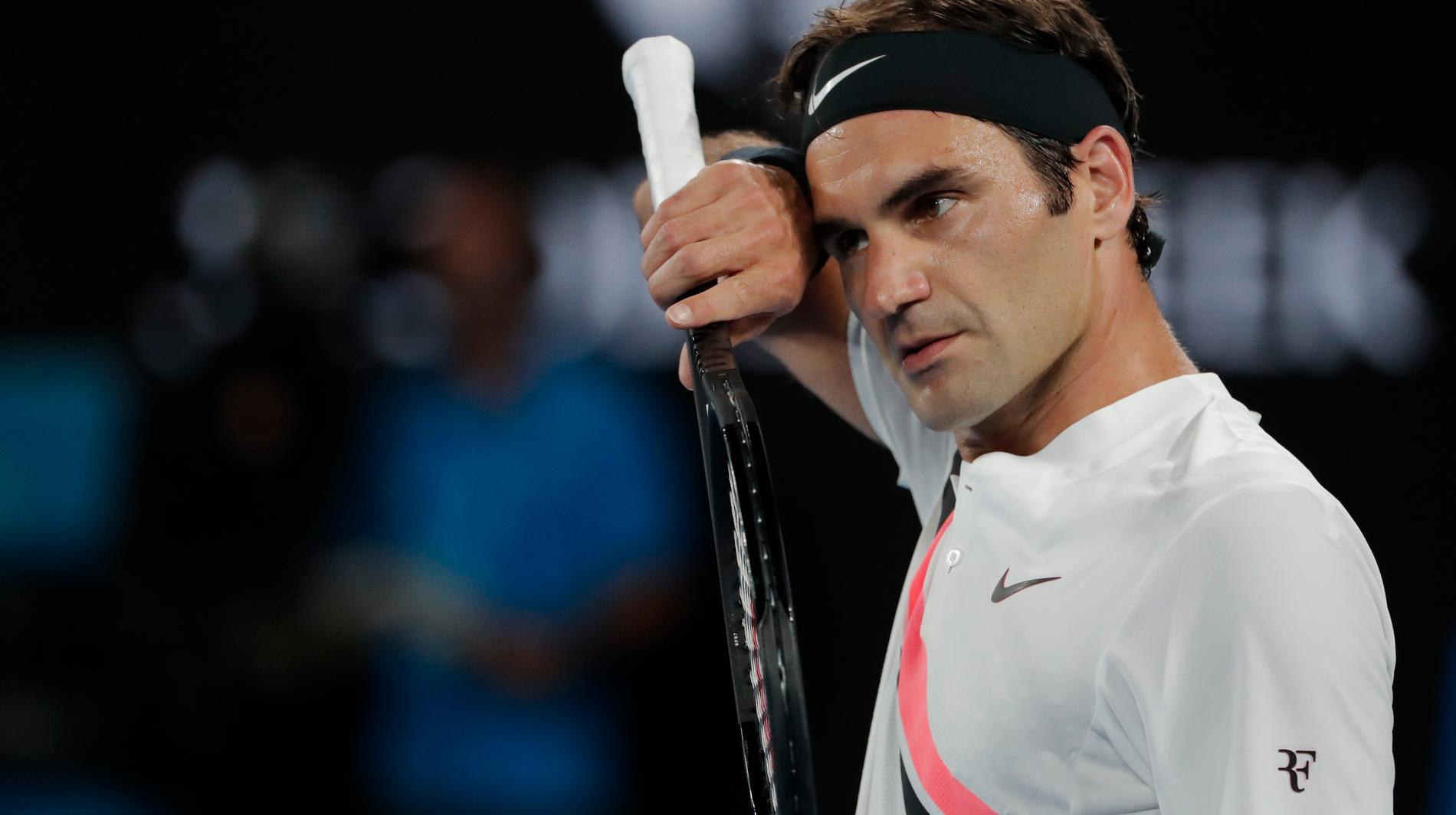 Regerande mästaren, schweizaren Roger Federer vann i tre raka set mot hårdslående tysken Jan-Lennard Struff, 6–4, 6–4, 7–6.