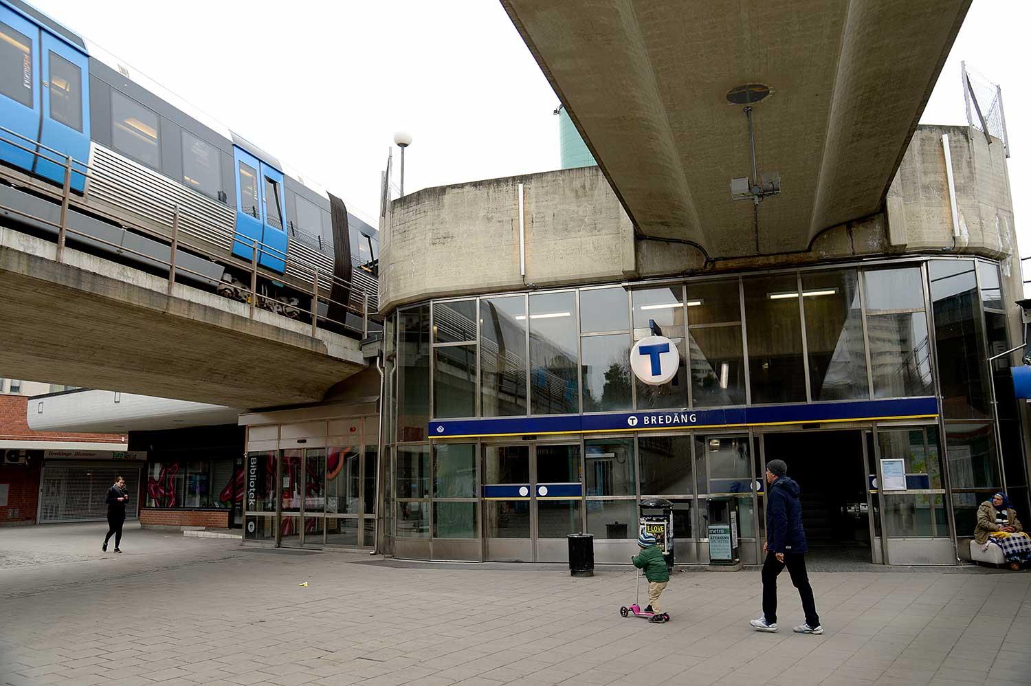 Tunnelbanestationen i Bredäng