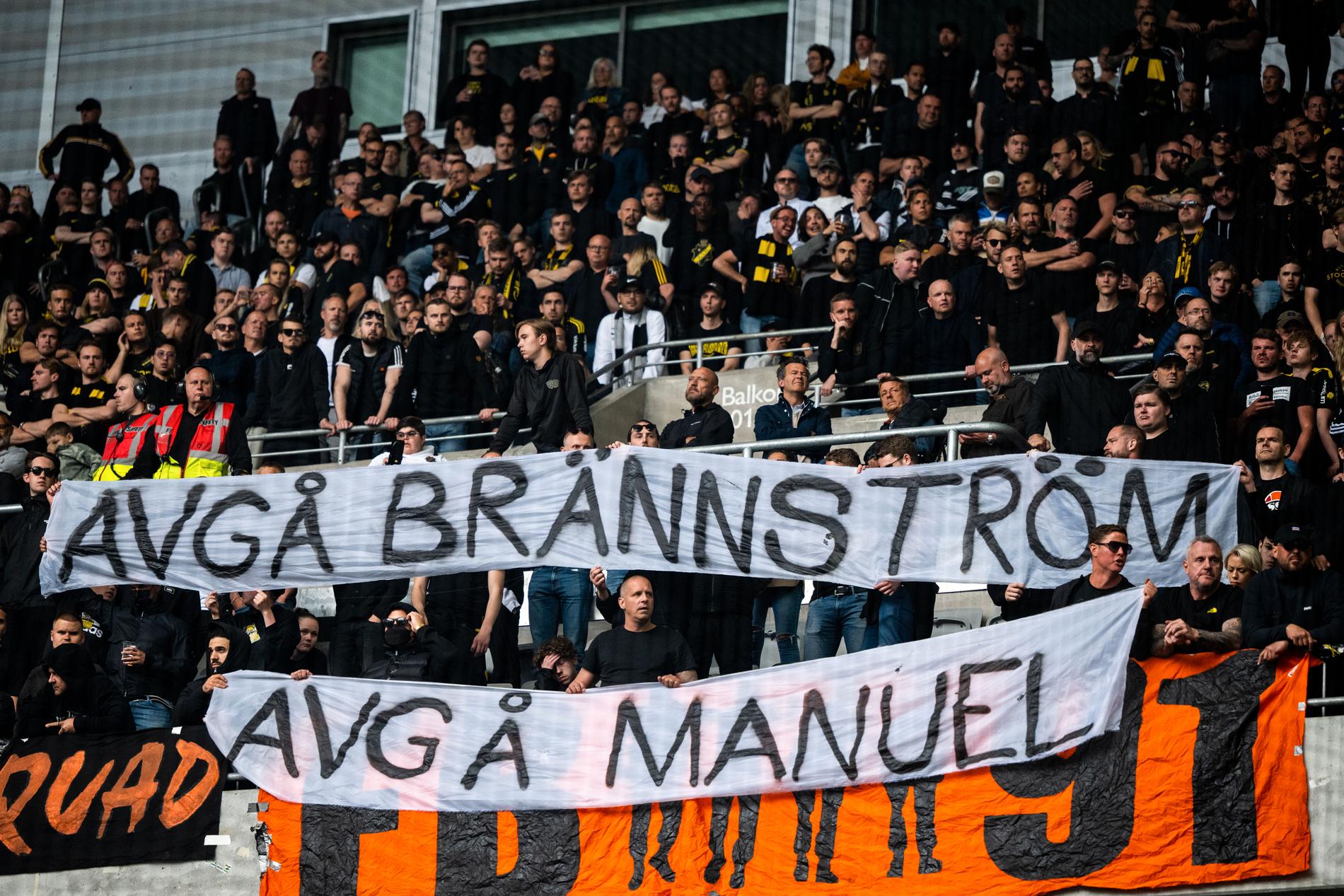 AIK-fansen rullade ut banderoller under matchen.