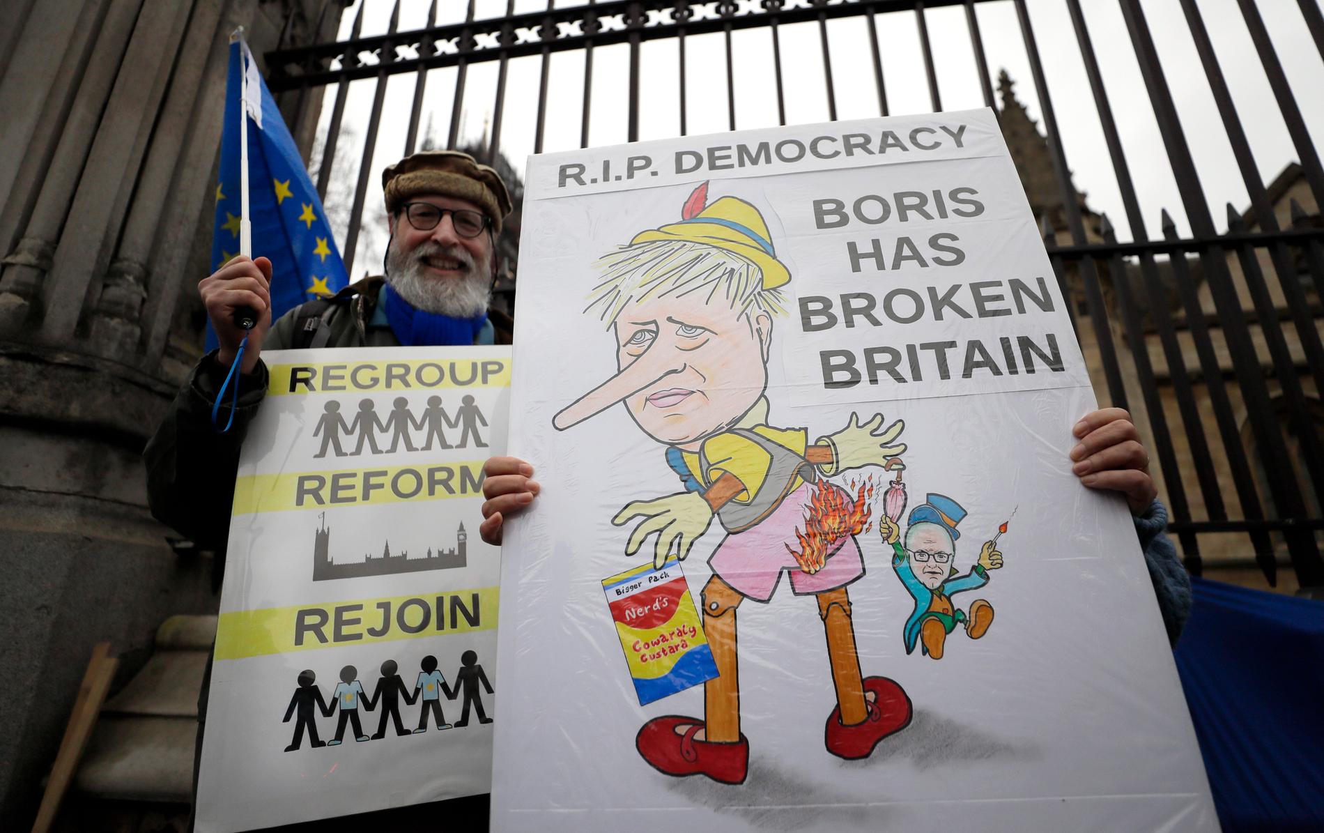 EU-anhängare kampanjar mot brexit in i det sista i London.