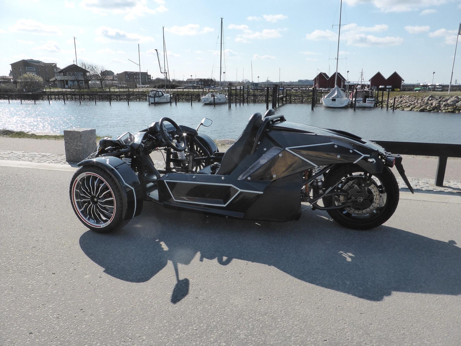 En ny eldriven trehjulig motorcykel har sett dagens ljus. 