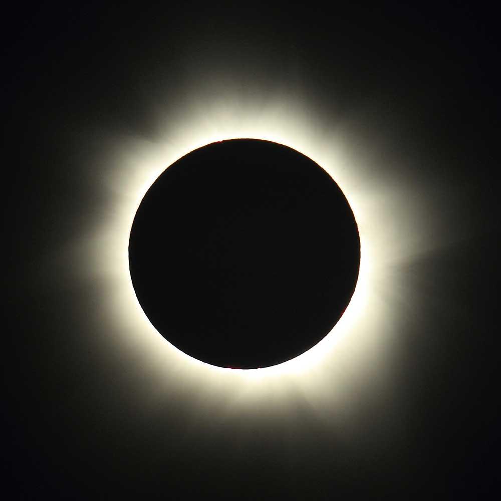 Total solförmörkelse fotograferad i Australien 2012.